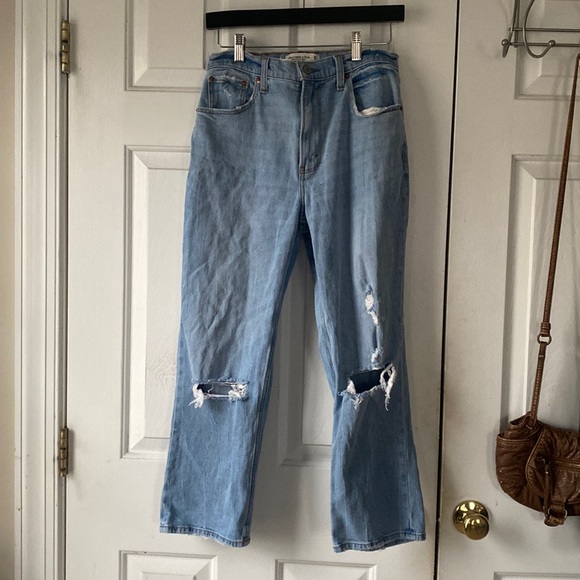 Abercrombie Ankle Straight Ultra High-Rise Jeans - Picture 2 of 4